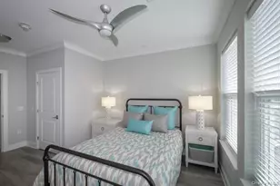 75 E Hoffman Ave, Lindenhurst, NY 11757 - Photo 7