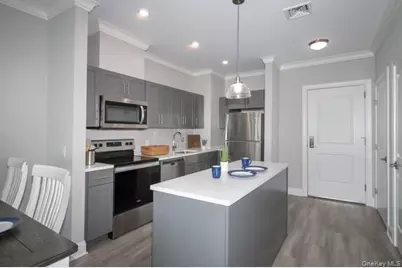 75 E Hoffman Avenue #2041, Lindenhurst, NY 11757 - Photo 3