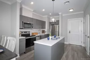 75 E Hoffman Ave, Lindenhurst, NY 11757 - Photo 3