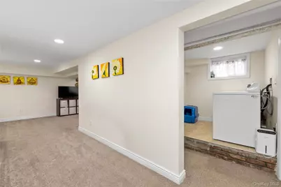 73 Liberty Avenue, Mineola, NY 11501 - Photo 17