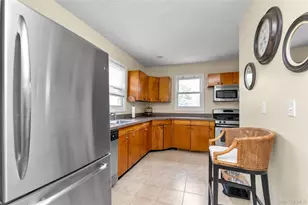 73 Liberty Ave, Mineola, NY 11501 - Photo 5