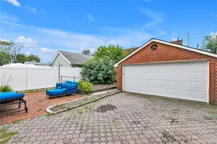 73 Liberty Ave, Mineola, NY 11501 - Photo 19