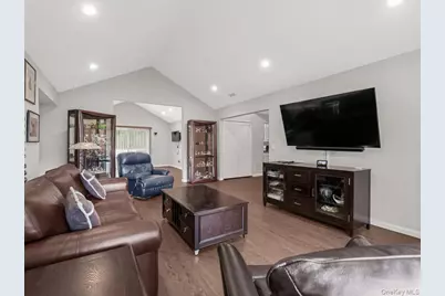 112 Dari Drive, Holbrook, NY 11741 - Photo 5