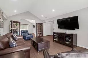 112 Dari Dr, Holbrook, NY 11741 - Photo 5