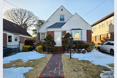 60 Liberty Boulevard, Valley Stream, NY 11580 - Photo 1