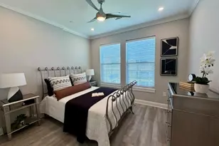 75 E Hoffman Ave, Lindenhurst, NY 11757 - Photo 7
