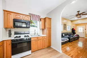 88-35 75th Ave, Glendale, NY 11385 - Photo 9