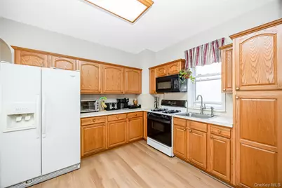 88-35 75th Avenue, Glendale, NY 11385 - Photo 7