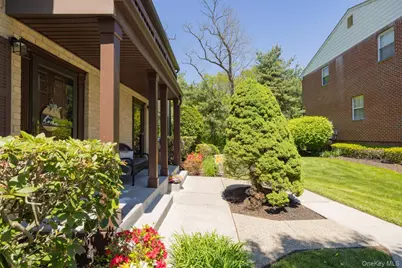 414 Pawnee Court, Suffern, NY 10901 - Photo 3