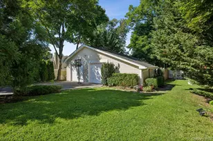 68 Lincoln Ave, Sayville, NY 11782 - Photo 33