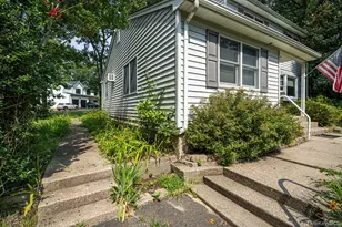 96 Oak St, Centereach, NY 11720 - Photo 5