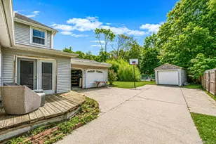 187 Oak St, Medford, NY 11763 - Photo 9