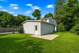 187 Oak St, Medford, NY 11763 - Photo 7