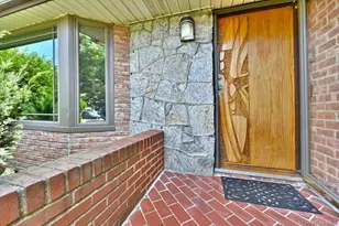 12 Leonard Rd, Syosset, NY 11791 - Photo 5