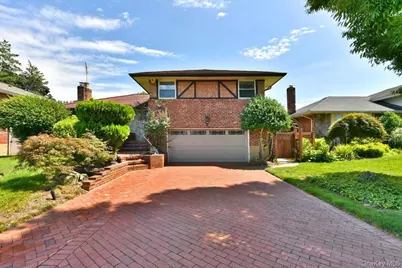 12 Leonard Road, Syosset, NY 11791 - Photo 1