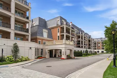 3000 Royal Court #3206, North Hills, NY 11040 - Photo 3