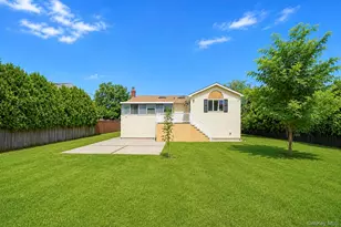 18 Dexter Ln, Kings Park, NY 11754 - Photo 3