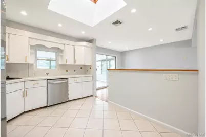 18 Dexter Lane, Kings Park, NY 11754 - Photo 9