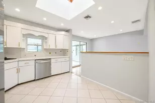 18 Dexter Ln, Kings Park, NY 11754 - Photo 9