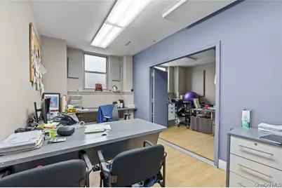 7150 Parsons Blvd #1001, Flushing, NY 11367 - Photo 5