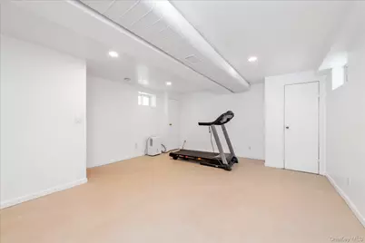 70-15 Manse Street, Forest Hills, NY 11375 - Photo 17