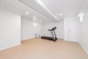 70-15 Manse St, Forest Hills, NY 11375 - Photo 17