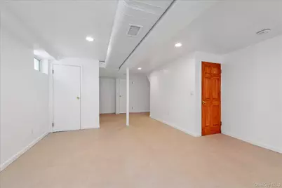 70-15 Manse Street, Forest Hills, NY 11375 - Photo 19