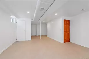 70-15 Manse St, Forest Hills, NY 11375 - Photo 19