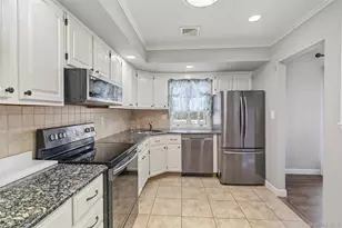 1604 Church St, Holbrook, NY 11741 - Photo 15