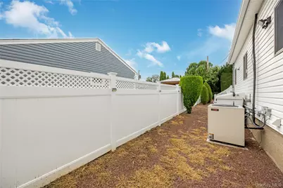 14 Arthur Street, Farmingdale, NY 11735 - Photo 35