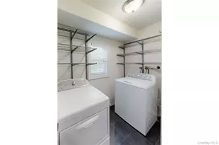 175 Overlook Dr, Farmingville, NY 11738 - Photo 3