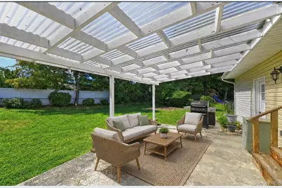 20 Sprucetree Lane, South Huntington, NY 11746 - Photo 19