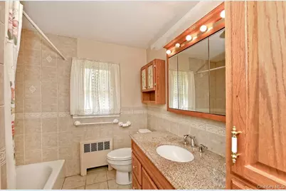 20 Sprucetree Lane, South Huntington, NY 11746 - Photo 9