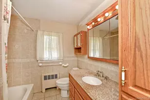 20 Sprucetree Ln, South Huntington, NY 11746 - Photo 9