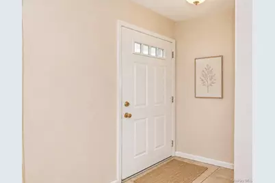 20 Sprucetree Lane, South Huntington, NY 11746 - Photo 3