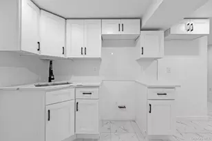 187-04 Williamson Ave, Springfield Gardens, NY 11413 - Photo 13