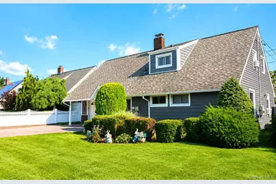 31 Sunrise Lane, Levittown, NY 11756 - Photo 3