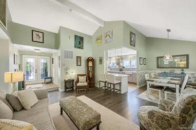 876 Greenbelt Parkway W, Holbrook, NY 11741 - Photo 5