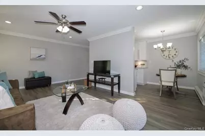 28 Williams Boulevard #28-1E, Lake Grove, NY 11755 - Photo 5