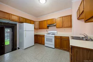 42 Oak St, Beacon, NY 12508 - Photo 9