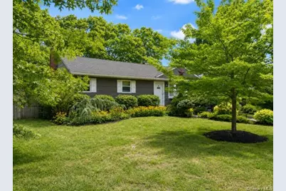 32 Robinson Avenue, Medford, NY 11763 - Photo 3