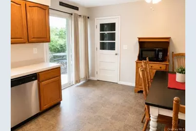 32 Robinson Avenue, Medford, NY 11763 - Photo 5