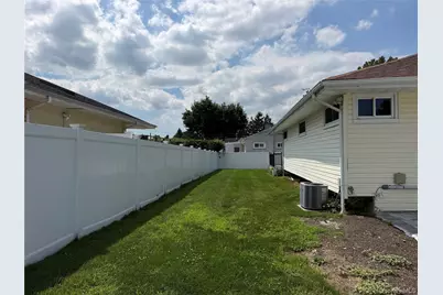 266 Central Park Roads, Plainview, NY 11803 - Photo 3