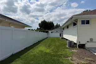266 Central Park Roads, Plainview, NY 11803 - Photo 3