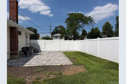 266 Central Park Roads, Plainview, NY 11803 - Photo 5