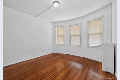 1125 Victory Boulevard, New York, NY 10301 - Photo 13