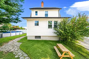 750 Howard Ave, Copiague, NY 11726 - Photo 29