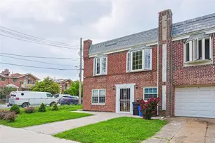 90-01 70th Dr, Forest Hills, NY 11375 - Photo 23