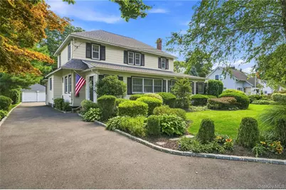 556 N Windsor Avenue, Brightwaters, NY 11718 - Photo 1