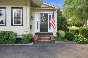 556 N Windsor Ave, Brightwaters, NY 11718 - Photo 3